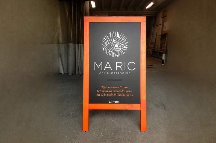 Chevalet bois et ardoise avec décor en adhésif Bourgogne