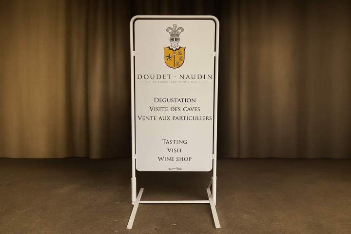 Chevalet FER avec peinture et décor en adhésif Bourgogne