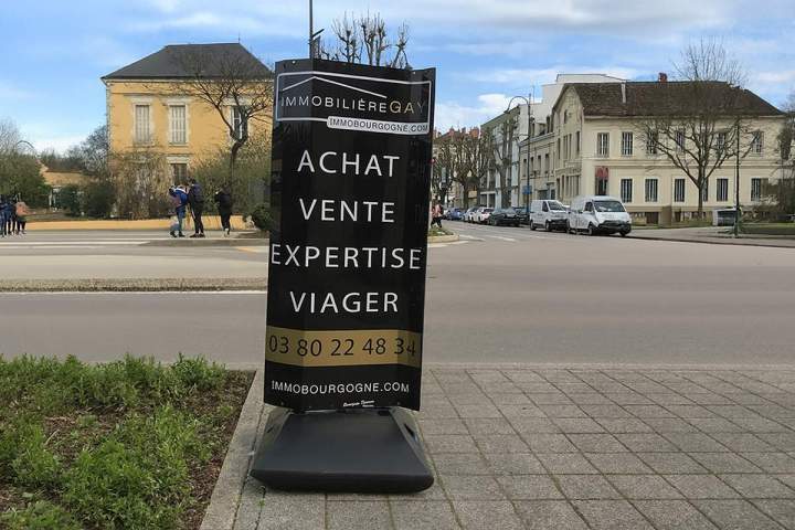 Chevalet rotatif texte et logo adhésif Bourgogne