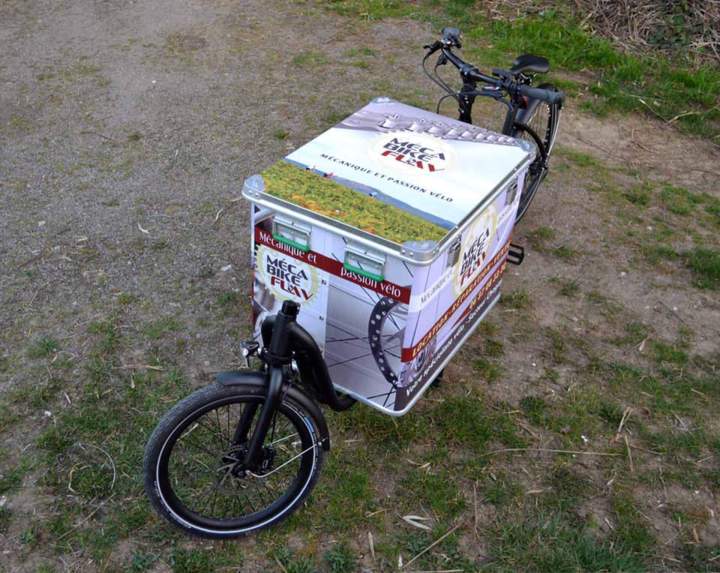 Covering en impression numérique sur caisse vélo cargo Bourgogne  