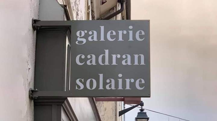 Enseigne drapeau alu peinte avec lettres adhésives Bourgogne  