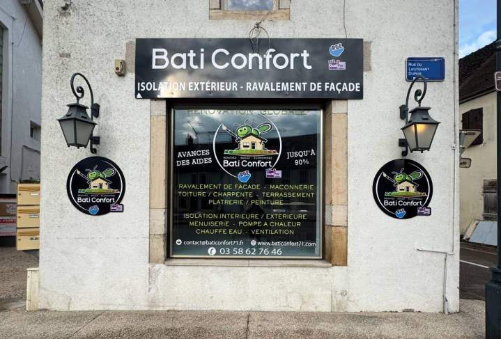 Habillage façade avec décor adhésif et impression numérique, panneau alu dibond avec impression numérique