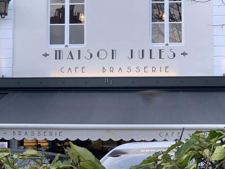 Mise en peinture de lettres sur façade restaurant