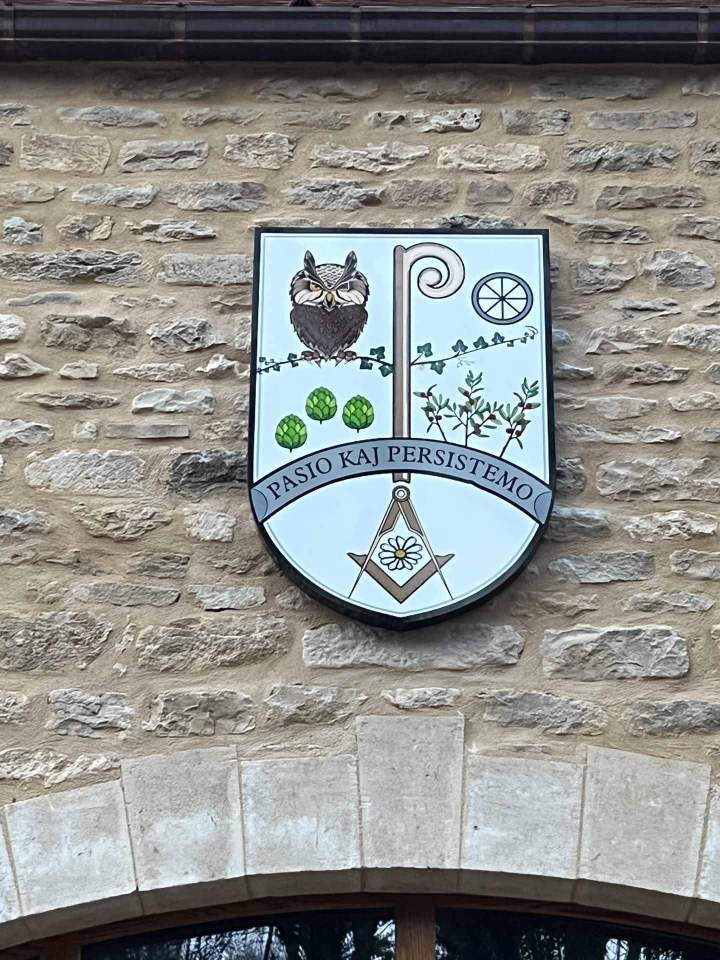 Panneau alu boitier 8cm avec décor laquage et adhésif Bourgogne