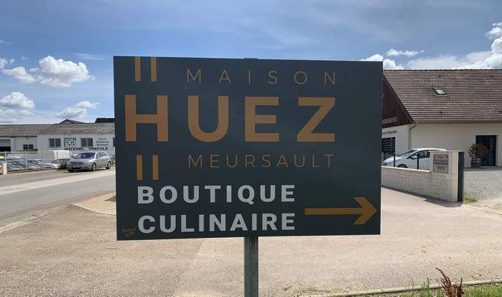 Panneau alu double plis avec décor et fond adhésif