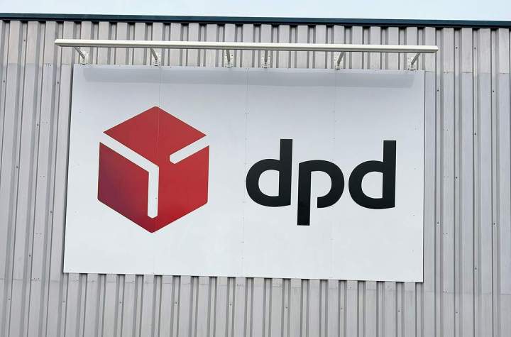 Panneau aludibond 3mm avec décor adhésif et pose d'une réglette lumineuse