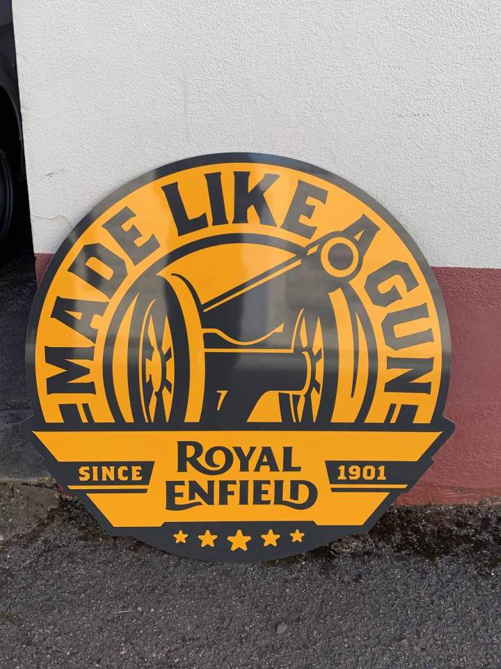 Panneau aludibond teinté masse gris ral et adhésif jaune Bourgogne