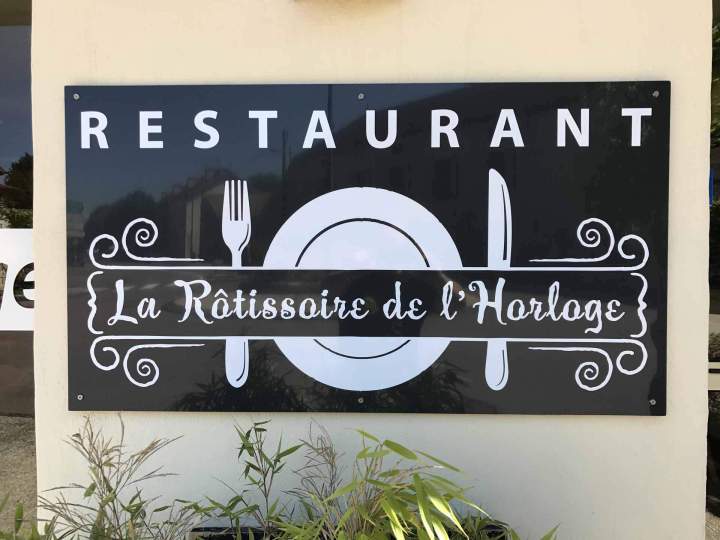 Panneau aludibond teinté masse noir et lettres adhésives blanche Bourgogne