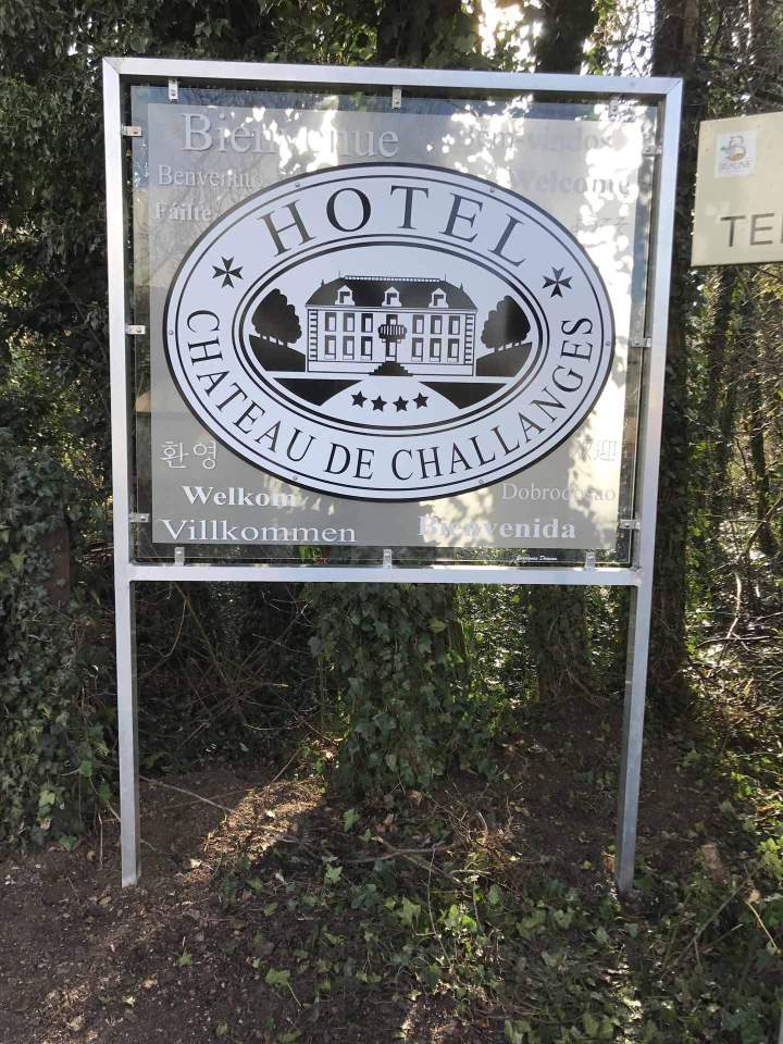 Panneau plexi 10mm avec décor adhésif avant, adhésif dépoli arrière Bourgogne