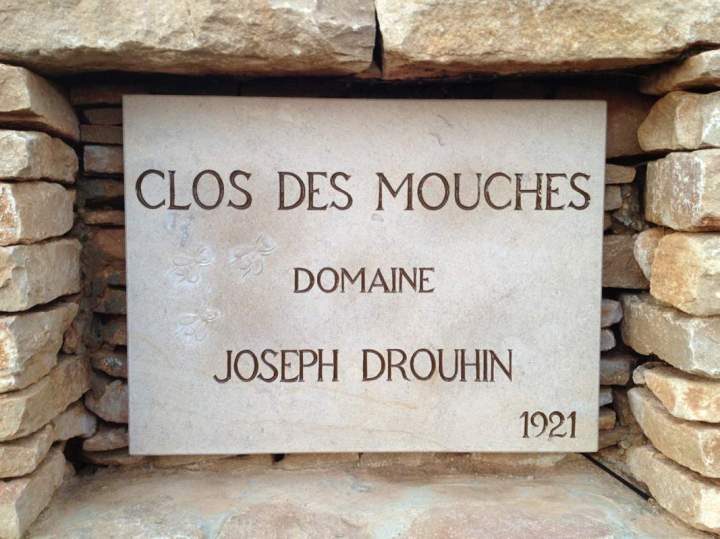 Pilier lettres gravées remplissage peinture (2)