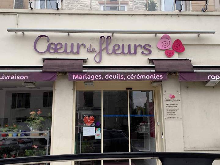 Pose sur façade de lettres PVC 19mm Bourgogne