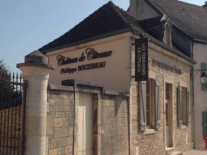 Pose sur façade de lettres aludibond laqué ral Bourgogne