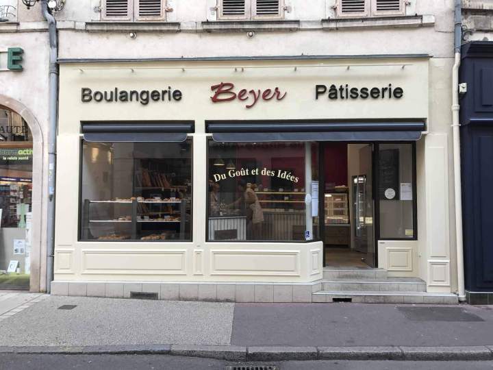 Pose sur façade de lettres boitier acier épaisseur 4cm Bourgogne