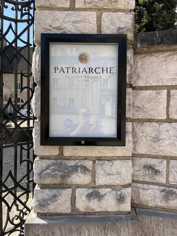 Vitrine d'affichege laquée noir ral Bourgogne  