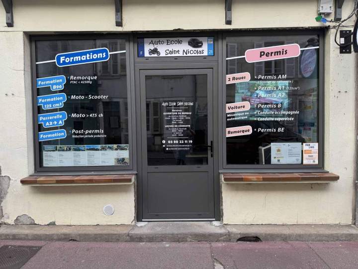 Vitrines avec décors adhésif Bourgogne